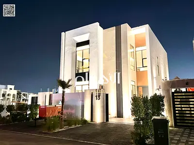 Your chance to own a villa, including registration and ownership fees. Freehold ownership for all nationalities. Super deluxe finishing. Bank financin