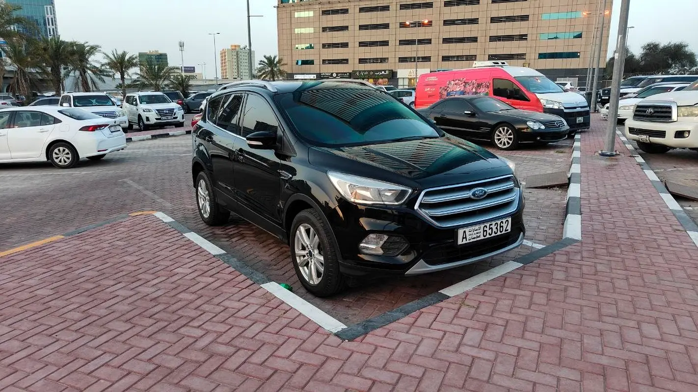 Ford Escape 2019 — photo 1 of 17