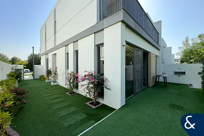 Opposite Pool & Park | Vacant | Landscaped