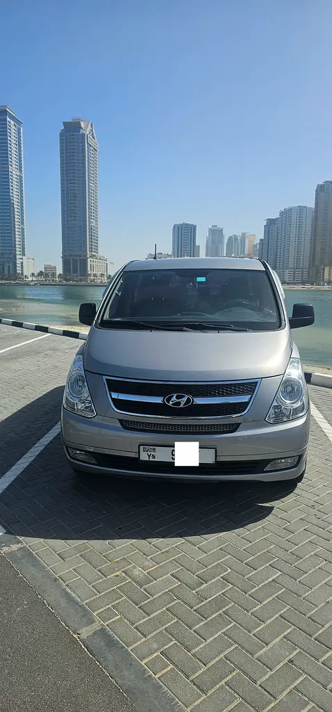 Hyundai H1 2015 — photo 1 of 8