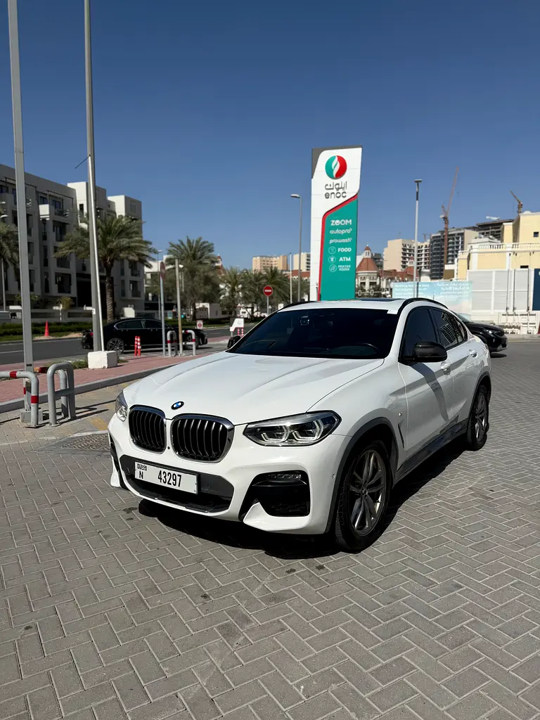 BMW X4 2021 — photo 1 of 8