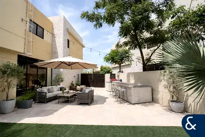 Single Row I Unfurnished I Upgraded Garden