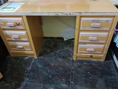 Kids wooden study table