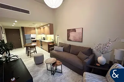 Converted Studio I 686 Sqft I Upgraded I VOT