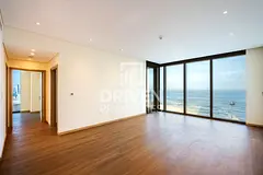 High End Location | Mid Floor | Elegant Living