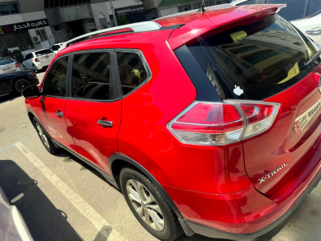 Nissan X-Trail 2015 — photo 1 of 5