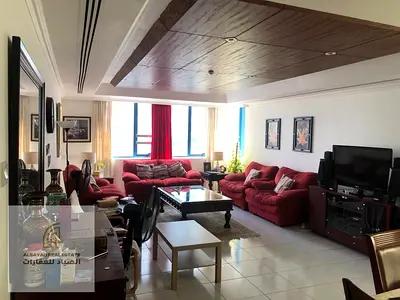 شقه 3 غرف وصاله للبيع منطقه المجاز باطلاله مفتوحه بدون باركن