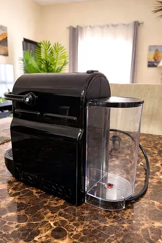 Nespresso Coffee Machine - Excellent condition