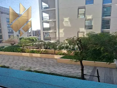 ستوديو للبيع في اب تاون الزاهية مساحة 333.89 قدم مؤجر حالياً مناسب للاستثمار بعائد جاهز داخل مجتمع حديث السعر 400000 درهم