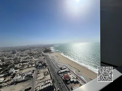 غرفه وصاله بإطلاله رائعه علي البحر متاحه للبيع في برج الكورنيش تاور