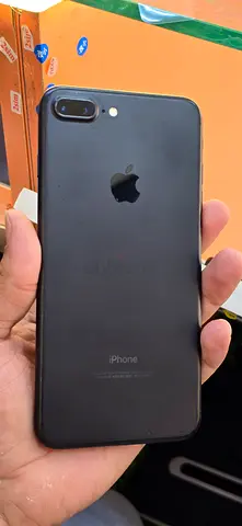 Used Apple iPhone 7 Plus - Black (Dual Camera)