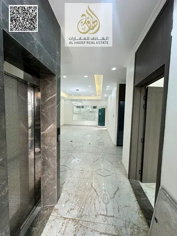 فيلا فاخره ايجار سنوى 3 طوابق تتكون من 5 غرف نوم ماستر واسانسير داخلى بتشطيبات عاليه