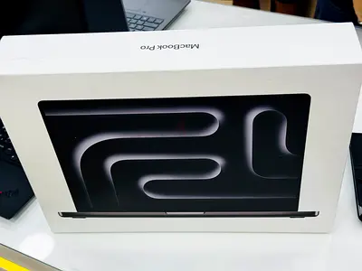 MacBook Pro16-inch (M5 Max)36 GB 2 TB, 5 April 2027