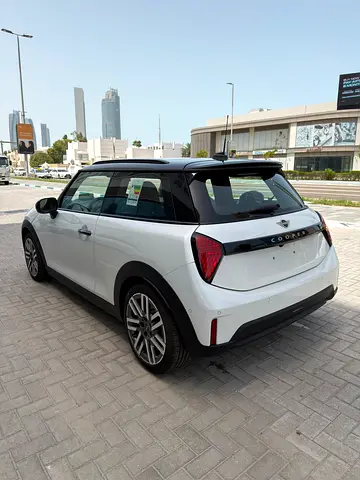صورة 8 لـ 2025 MINI COOPER