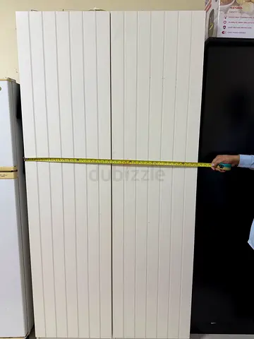 Pair of white slatted wardrobe/closet doors (used)