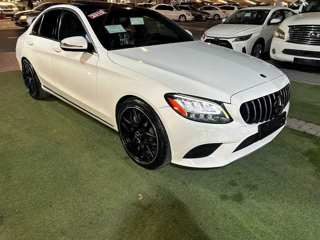 Mercedes-Benz C-Class 2019 — photo 1 of 10