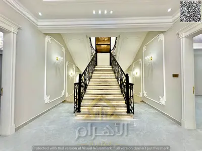 تملك فيلا فاخرة بتصميم قصري مميز للبيع في الروضة على شارع الشيخ عمار بن حميد