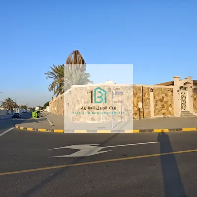 للبيع بيت شعبي في الرفاع – الشارقة | زاوية | مساحة 11,790 قدم مربع | موقع مميز