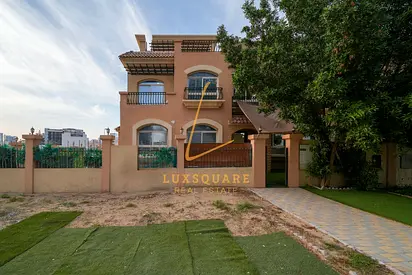 Exclusive |Spacious Upgraded Villa |Prime Location