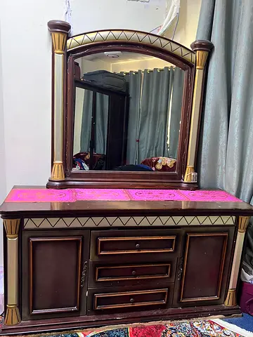 Dressing table