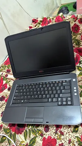 Dell latitude Laptop core i5 8gb/250gb