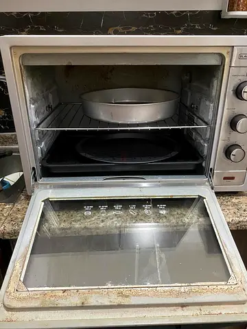 Used countertop toaster oven — working just needs cleaning