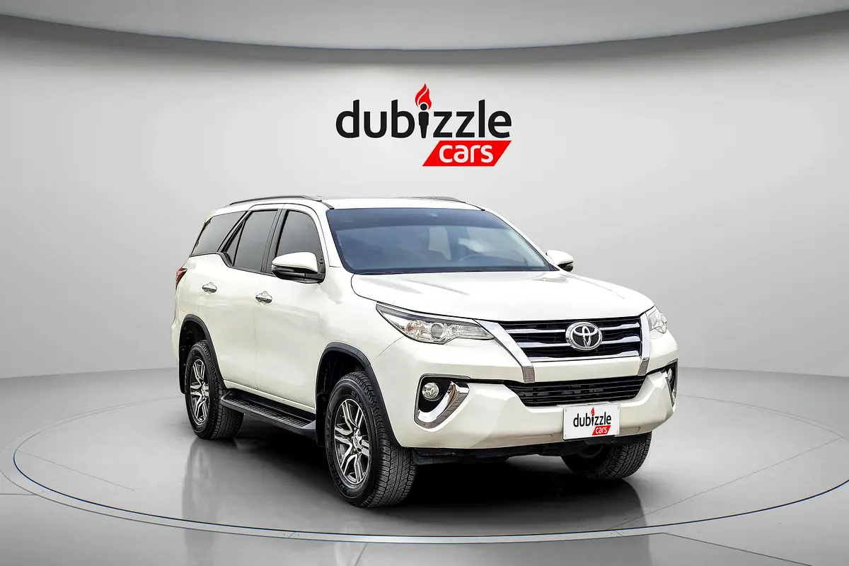 Toyota Fortuner 2018 — photo 1 of 14