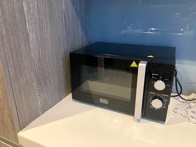 Reliable Microwave Oven for Quick Meals