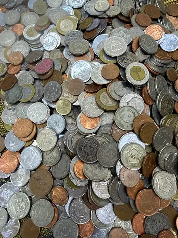 Mix coins for sale 25 AED PER Kg