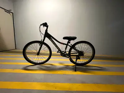 24 “GIANT KIDS Mountain Bike with  Kickstand