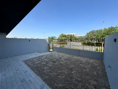 Mudon Al Ranim 4 | 3BR+Maid | Single Row | Equipped Kitchen |