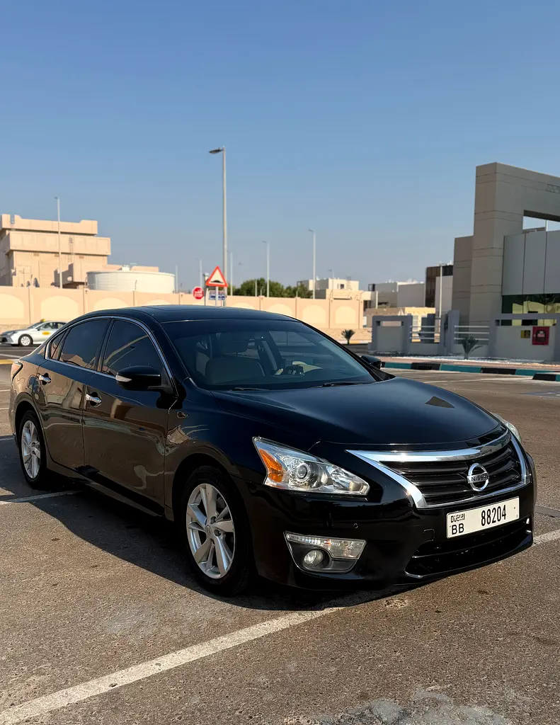 Nissan Altima 2016 — photo 1 of 14