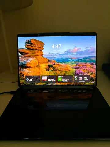 Lenovo yoga book 9