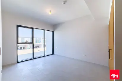 4 Bed I Nice Location I Ready To Move I Negotiable