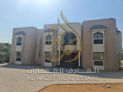 فيلا راقية للاستخدام التجاري أو السكني – الشارقة   📍 الموقع: ضمن حرم فيلا مستقل | المساحة: 30,000 قدم مربع  تفاصيل العقار:  🔹 الفيلا الرئيسية:  8 غر