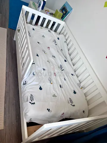Toddler bed