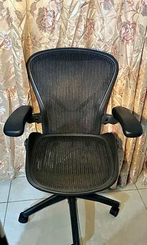 New model Herman Miller Aeron Classic Chair fully loaded Size B and C
