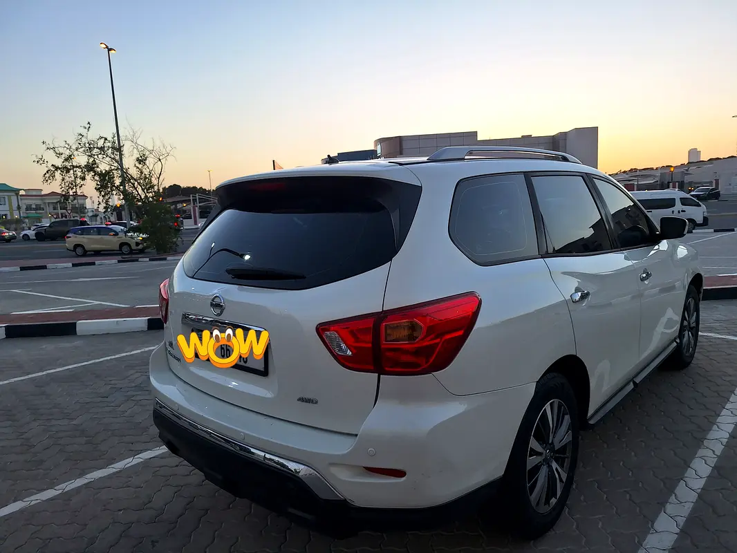 Nissan Pathfinder 2018 — photo 1 of 7