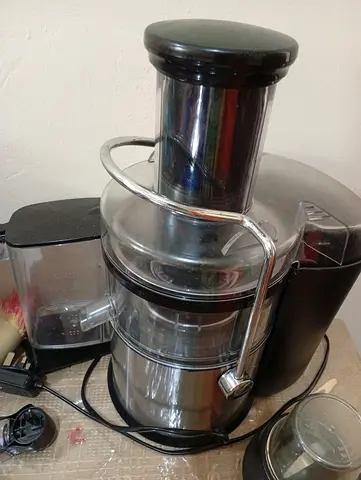 Centrifugal Juice Extractor / Electric Juicer - Used, Working