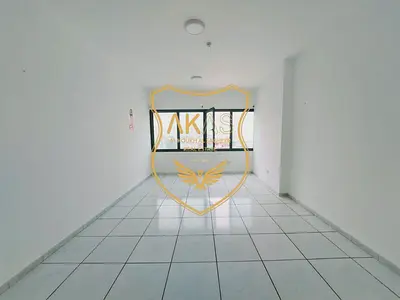 FULLY SUNLIGHTED 3BHK+3 WASHROOM CLOSE HALL AND WARDROBE