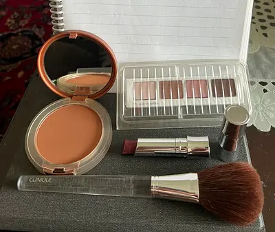 CLINIQUE set of 4 items