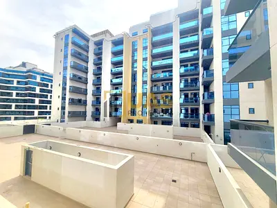 Spacious 1bhk/Family Unit/Gym Pool Parking