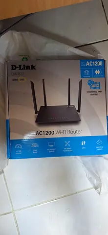 D-Link AC1200 Dual-Band WiFi Router (4 Antennas) - Boxed