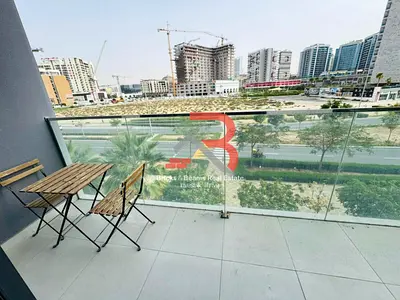 مفروشة بغرفة نوم واحدة | برج ريزيدنس 3 | شرفة مطلة على المدينة