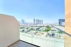 High-End Studio | Prestige Living w/ Balcony