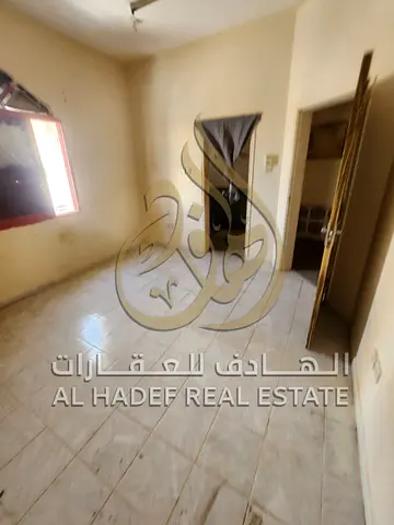 **شقة غرفة وصالة بسعر 20,000 سنوياً، موقع مميز قريب من المدارس مع باركن متاح في اليرموك**