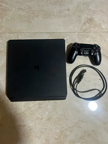 Ps4 with two controllerer
