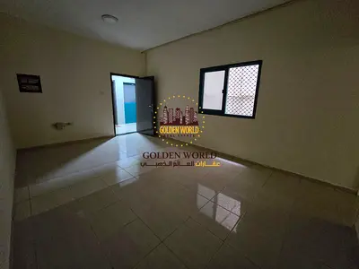 شقة غرفتين وصالة في القاسمية الشارقة، حمامين، بلكونة، شهر مجاني، نظيفة جداً، موقع مميز قريب من الخدمات. السعر 36,000 سنوياً.