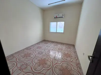 للإيجار السنوي شقة غرفة وصالة في الروضة 3 – عجمان (مناسبة للموظفين) فرصة مميزة ونادرة لشقق الموظفين في موقع حيوي على شارع الشيخ عمار، قريبة من جميع ال