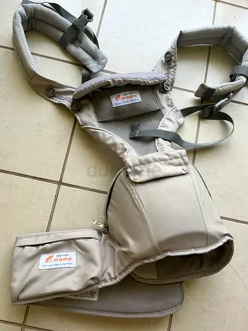 Baby carrier- like new